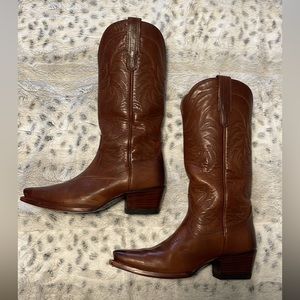 Tecovas woman’s westerns pointed toe boot!